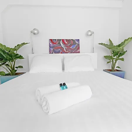 Bed & Breakfast Ground Floor Canal