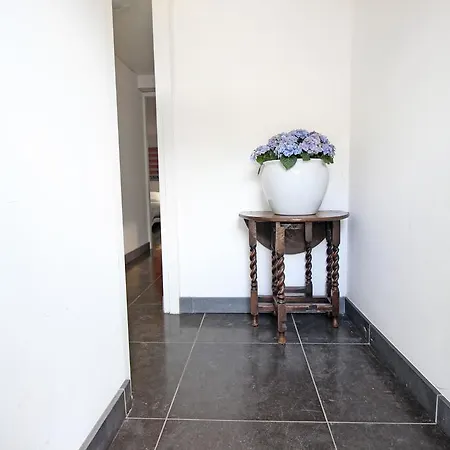 Ground Floor Canal Bed & Breakfast Amsterdam
