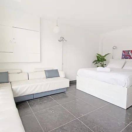 Ground Floor Canal Bed & Breakfast 2*